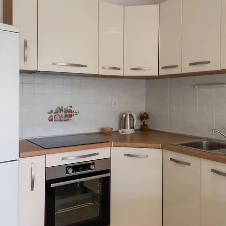 1 Bedroom Cozy In *