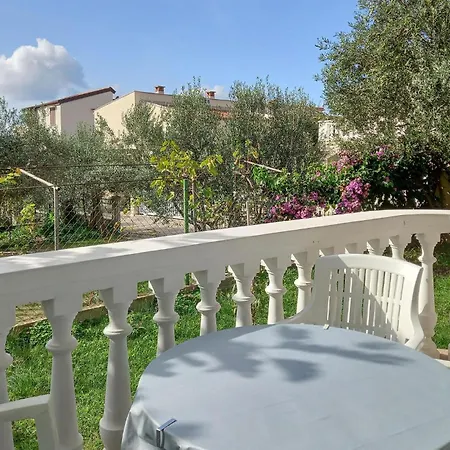 1 Bedroom Cozy In Apartment *