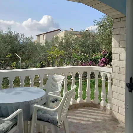 1 Bedroom Cozy In * Sveti Filip i Jakov