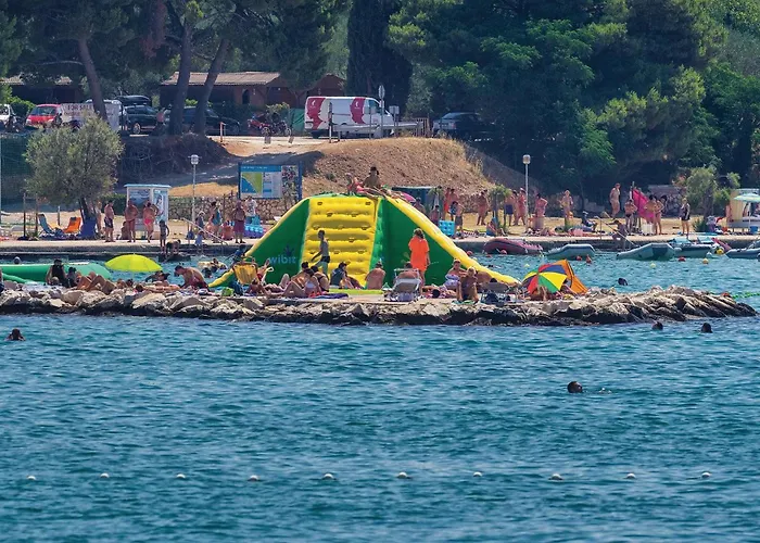 Appartamento Cozy In Sveti Filip i Jakov